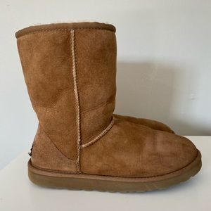 UGG Classic Short Boot